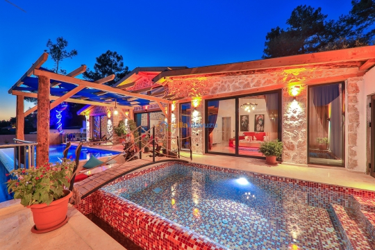 Why Should I Choose a Villa for My Honeymoon?