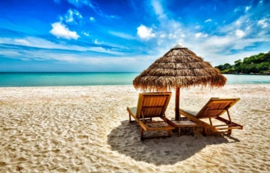 3 Essential Items to Bring on Vacation