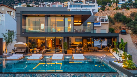 Villa Supernova